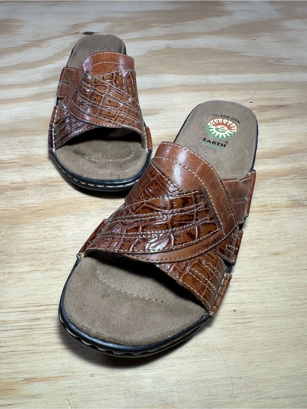 Earth Spirit Brown Croc-Embossed Slide Sandals